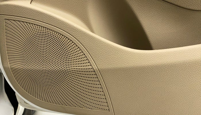 2017 Hyundai Eon MAGNA + AIRBAG, Petrol, Manual, 14,654 km, Speaker