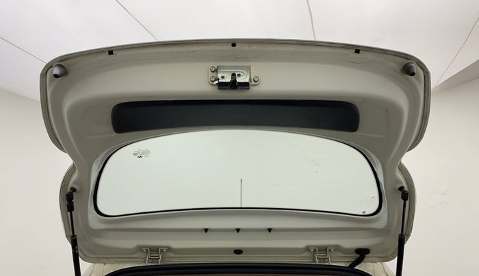 2017 Hyundai Eon MAGNA + AIRBAG, Petrol, Manual, 14,654 km, Boot Door Open