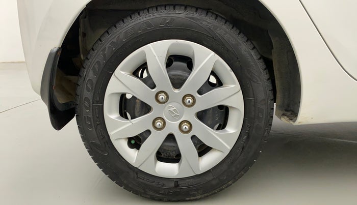 2017 Hyundai Eon MAGNA + AIRBAG, Petrol, Manual, 14,654 km, Right Rear Wheel