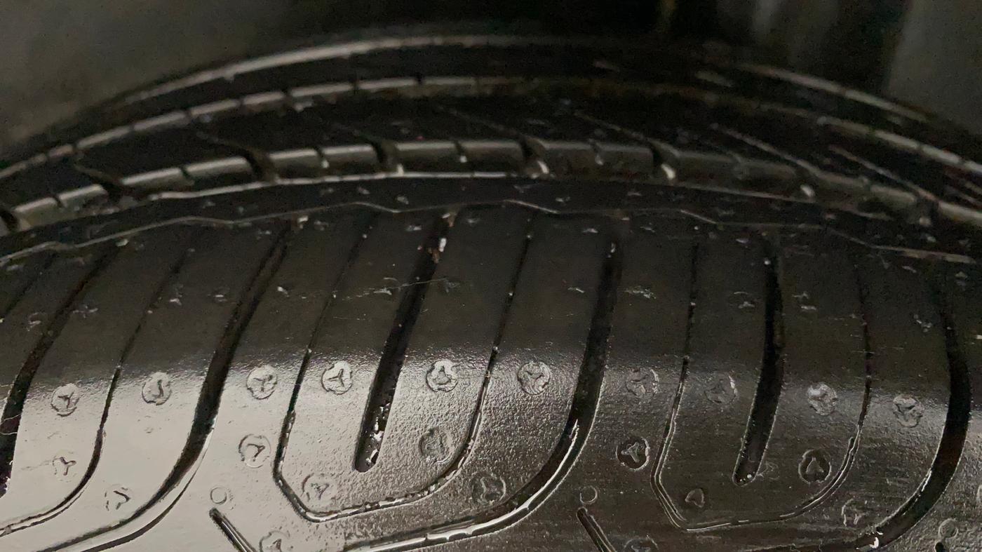 2017 Volkswagen Ameo COMFORTLINE 1.2L, CNG, Manual, 65,592 km, Left Rear Tyre Tread