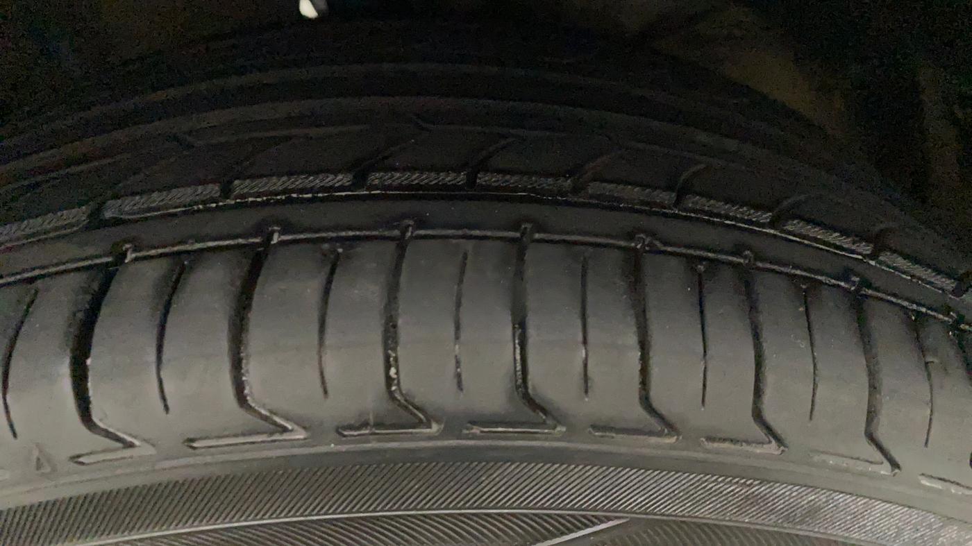 2017 Maruti Baleno ZETA CVT PETROL 1.2, Petrol, Automatic, 86,552 km, Right Front Tyre Tread