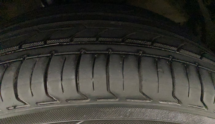 2017 Maruti Baleno ZETA CVT PETROL 1.2, Petrol, Automatic, 86,552 km, Left Front Tyre Tread