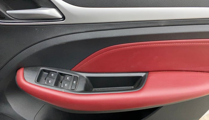 2023 MG ASTOR SAVVY 1.3 TURBO AT S RED, Petrol, Automatic, 23,588 km, Driver Side Door Panels Control