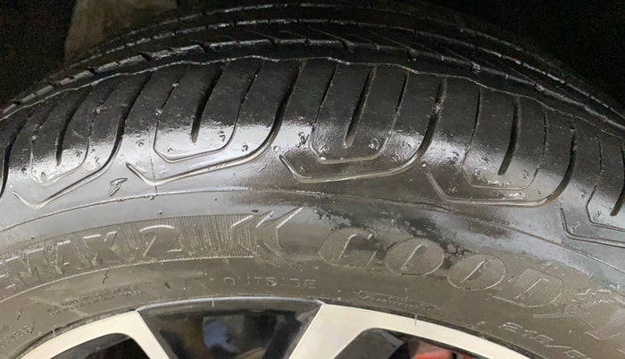 2023 MG ASTOR SAVVY 1.3 TURBO AT S RED, Petrol, Automatic, 23,588 km, Right Front Tyre Tread