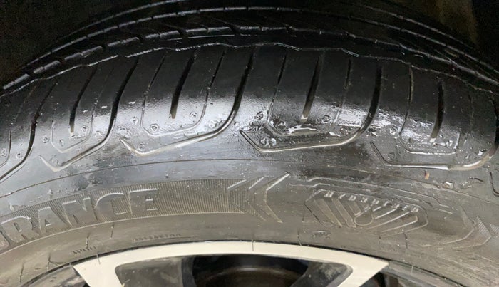 2023 MG ASTOR SAVVY 1.3 TURBO AT S RED, Petrol, Automatic, 23,588 km, Left Front Tyre Tread