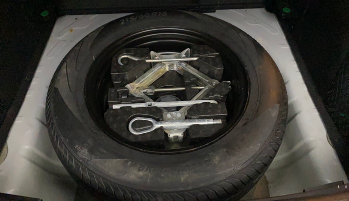 2023 MG ASTOR SAVVY 1.3 TURBO AT S RED, Petrol, Automatic, 23,588 km, Spare Tyre