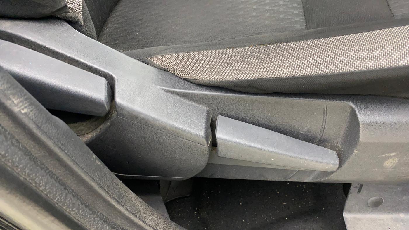 2021 Nissan MAGNITE XV MT, Petrol, Manual, 38,828 km, Driver Side Adjustment Panel