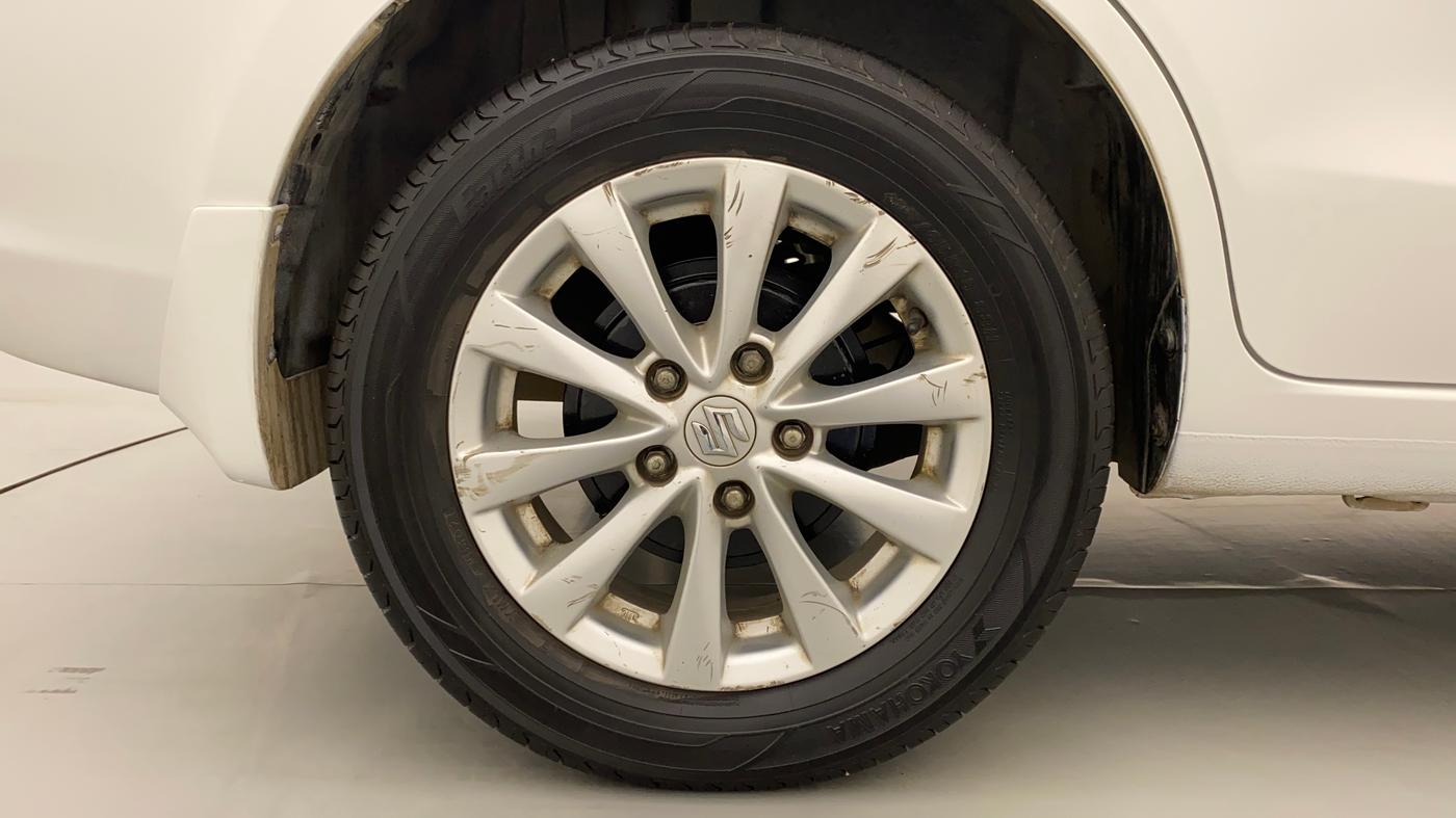 2014 Maruti Ertiga ZDI, Diesel, Manual, 83,007 km, Right Rear Wheel