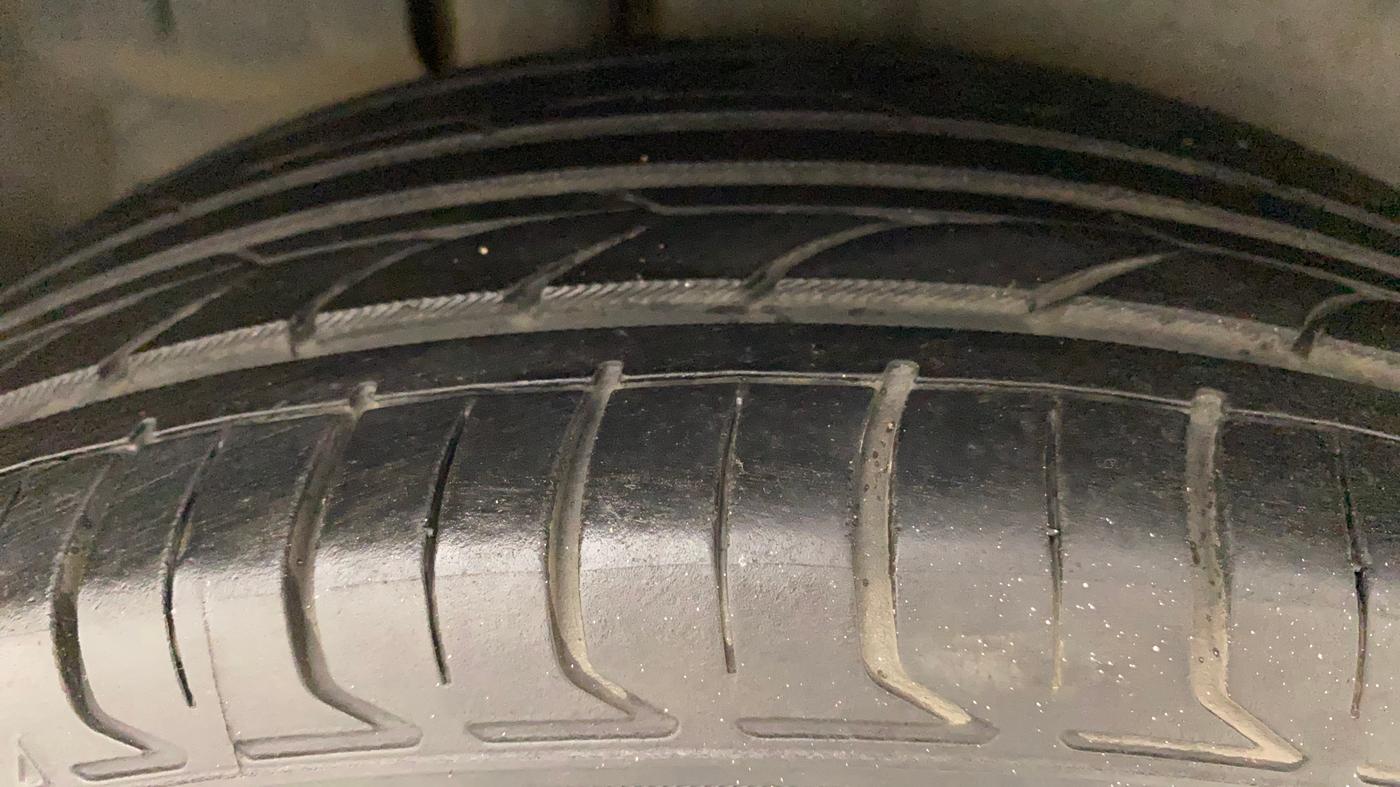 2014 Maruti Ertiga ZDI, Diesel, Manual, 83,007 km, Right Rear Tyre Tread