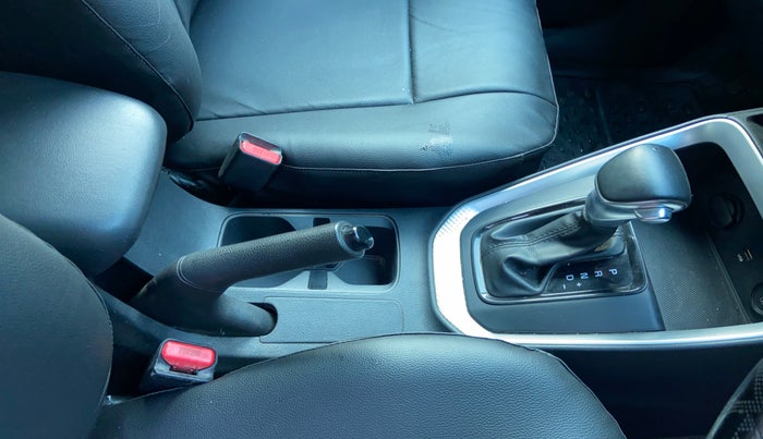 2021 KIA SONET HTK PLUS 1.5 AT, Diesel, Automatic, 94,136 km, Gear Lever