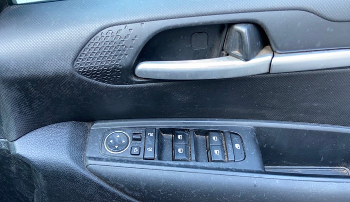 2021 KIA SONET HTK PLUS 1.5 AT, Diesel, Automatic, 94,136 km, Driver Side Door Panels Control