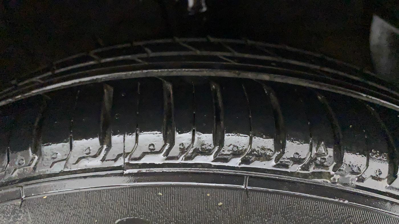 2020 Hyundai AURA S 1.2 AMT, Petrol, Automatic, 31,646 km, Right Front Tyre Tread