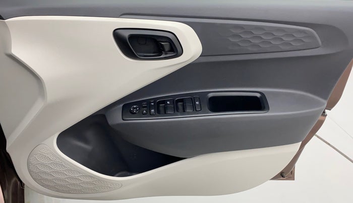 2020 Hyundai AURA S 1.2 AMT, Petrol, Automatic, 31,646 km, Driver Side Door Panels Control