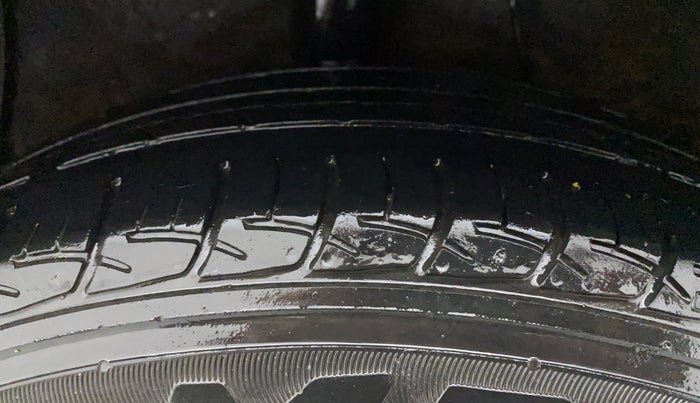 2020 Hyundai AURA S 1.2 AMT, Petrol, Automatic, 31,646 km, Right Rear Tyre Tread