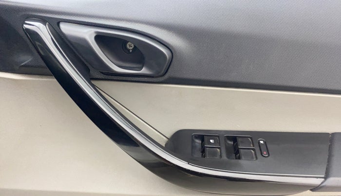 2018 Tata Tiago XM PETROL, Petrol, Manual, 84,145 km, Driver Side Door Panels Control
