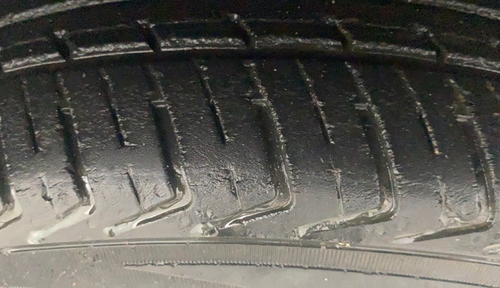 2018 Tata Tiago XM PETROL, Petrol, Manual, 84,145 km, Right Front Tyre Tread
