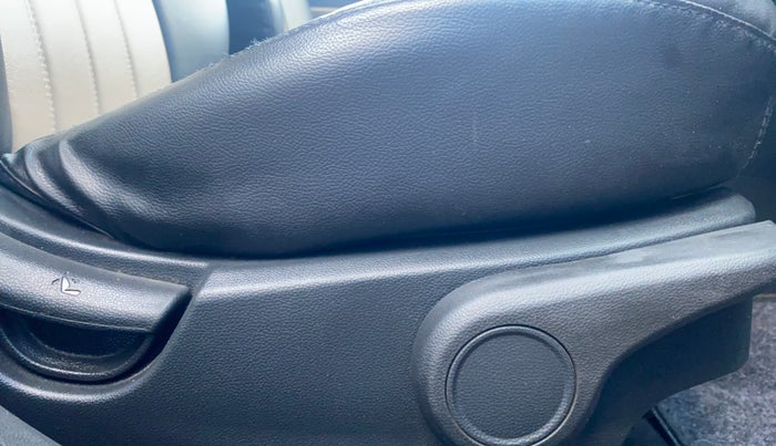 2016 Hyundai Grand i10 ASTA (O) 1.2 KAPPA VTVT, Petrol, Manual, 54,342 km, Driver Side Adjustment Panel