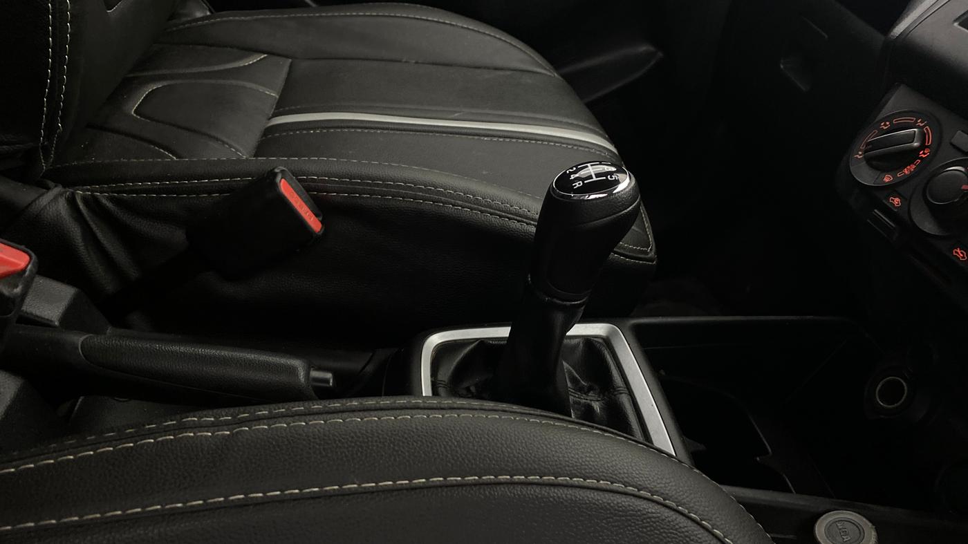 2018 Maruti Swift LXI, Petrol, Manual, 59,252 km, Gear Lever