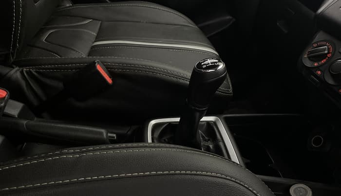 2018 Maruti Swift LXI, Petrol, Manual, 59,836 km, Gear Lever