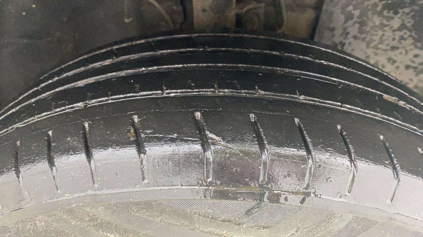 2019 Hyundai VENUE S 1.2, CNG, Manual, 61,737 km, Right Front Tyre Tread