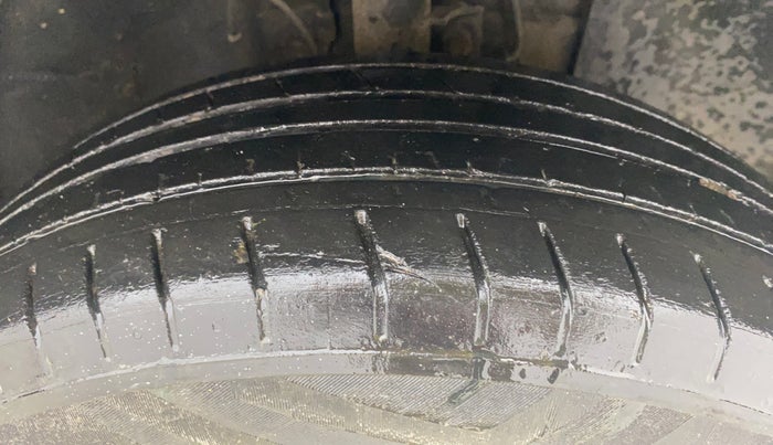 2019 Hyundai VENUE S 1.2, CNG, Manual, 61,911 km, Right Front Tyre Tread