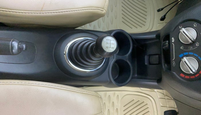 2014 Honda Amaze 1.5L I-DTEC VX, Diesel, Manual, 58,362 km, Gear Lever