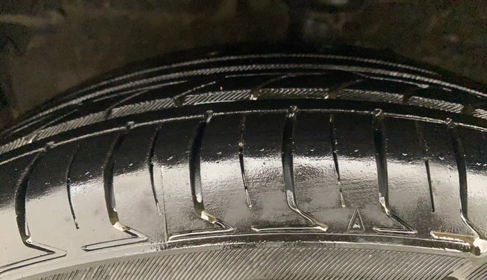 2014 Maruti Celerio VXI AMT, Petrol, Automatic, 72,944 km, Left Front Tyre Tread