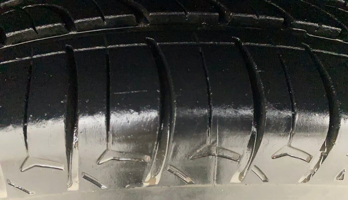 2018 Hyundai Elite i20 ASTA 1.2, Petrol, Manual, 64,043 km, Left Front Tyre Tread