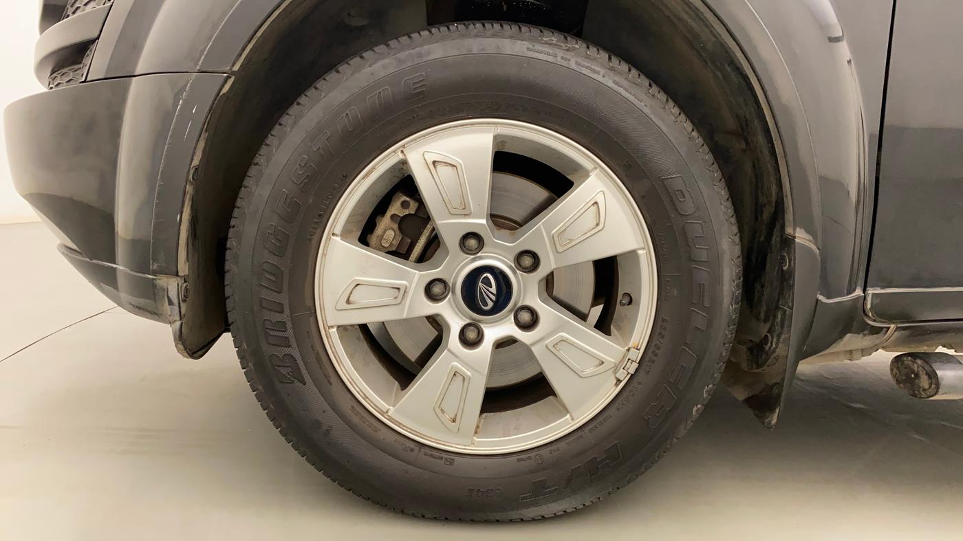 2012 Mahindra XUV500 W8, Diesel, Manual, 43,941 km, Left Front Wheel