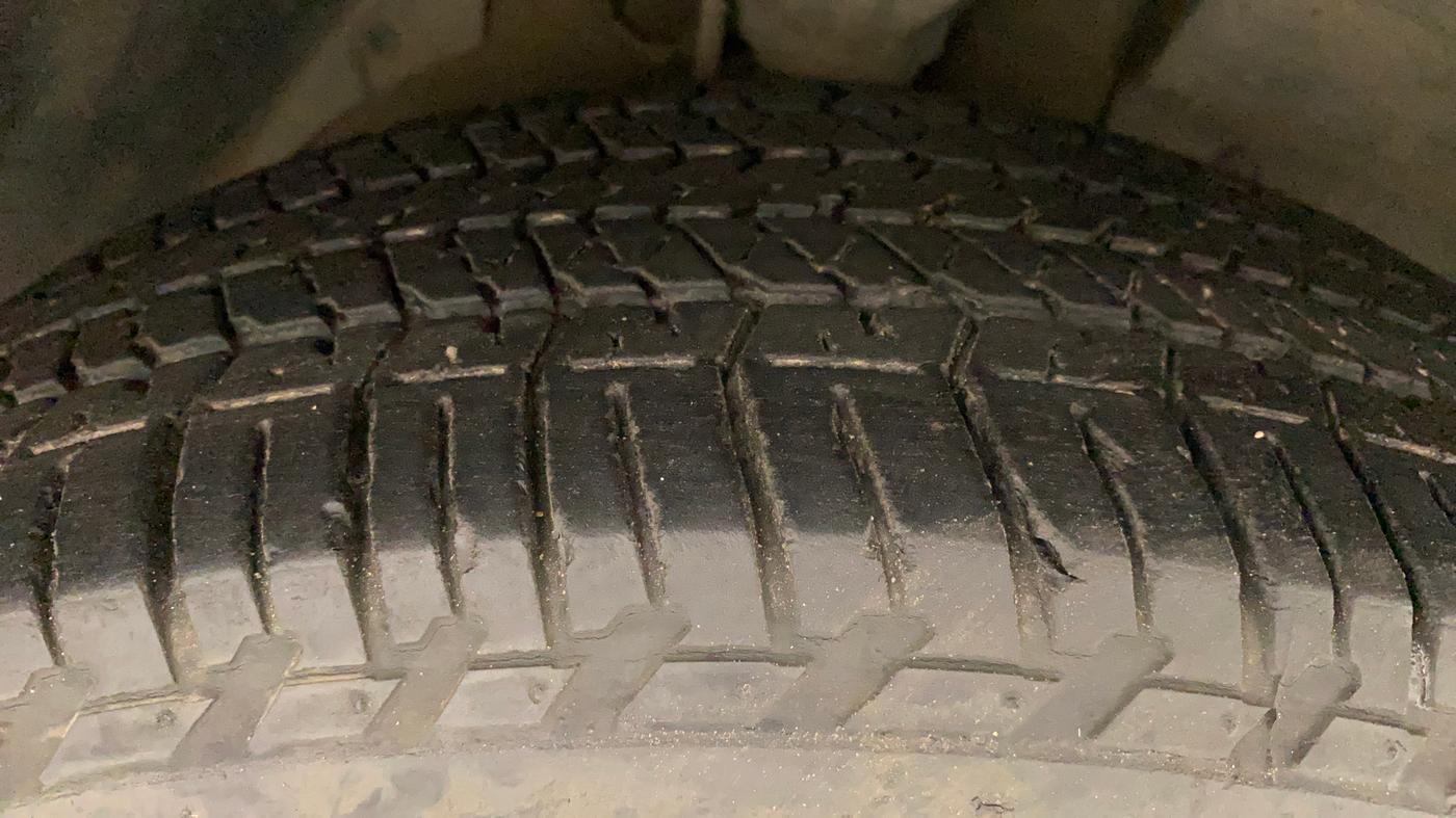 2012 Mahindra XUV500 W8, Diesel, Manual, 43,941 km, Right Front Tyre Tread