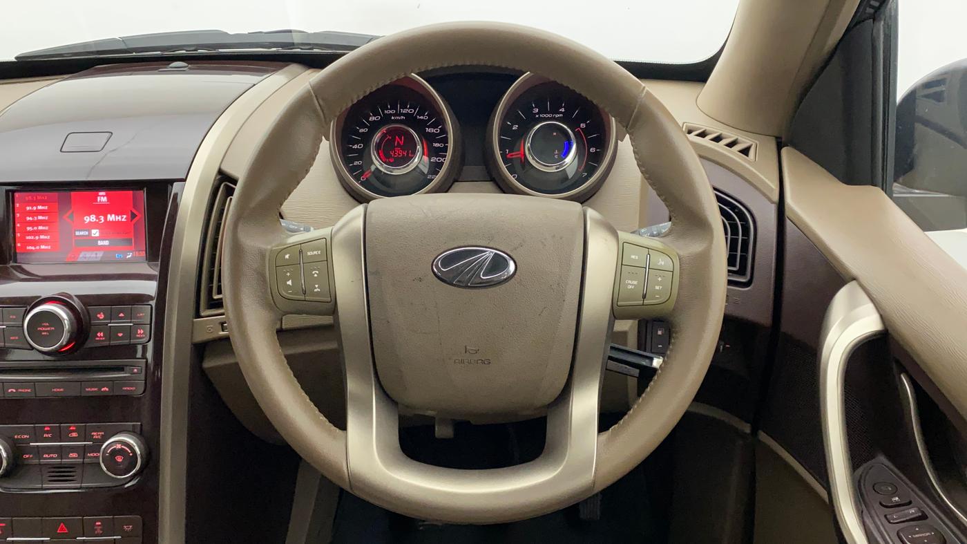 2012 Mahindra XUV500 W8, Diesel, Manual, 43,941 km, Steering Wheel Close Up