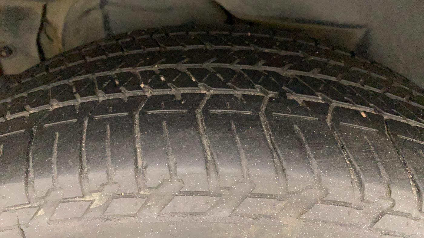 2012 Mahindra XUV500 W8, Diesel, Manual, 43,941 km, Right Rear Tyre Tread