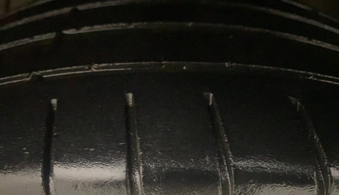 2017 Maruti Ciaz S DIESEL 1.3, Diesel, Manual, 40,820 km, Left Front Tyre Tread