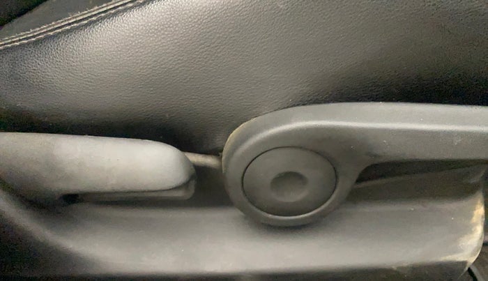 2017 Maruti Ciaz S DIESEL 1.3, Diesel, Manual, 40,820 km, Driver Side Adjustment Panel