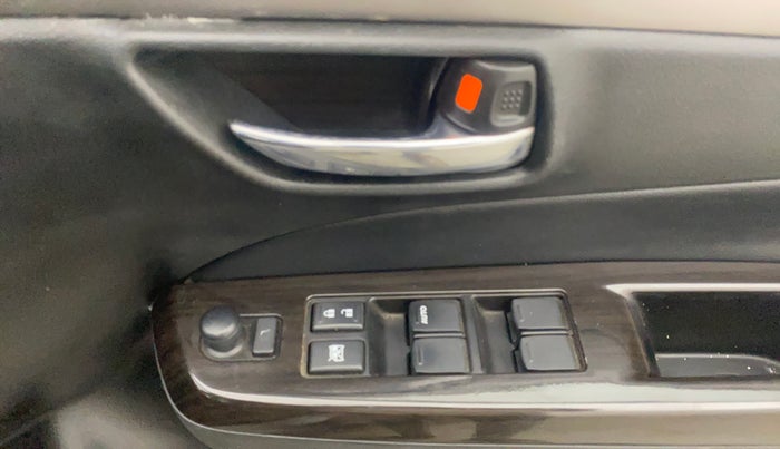 2017 Maruti Ciaz S DIESEL 1.3, Diesel, Manual, 40,820 km, Driver Side Door Panels Control