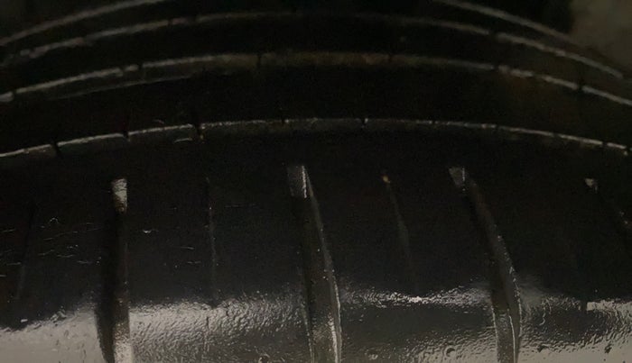 2017 Maruti Ciaz S DIESEL 1.3, Diesel, Manual, 40,820 km, Left Rear Tyre Tread