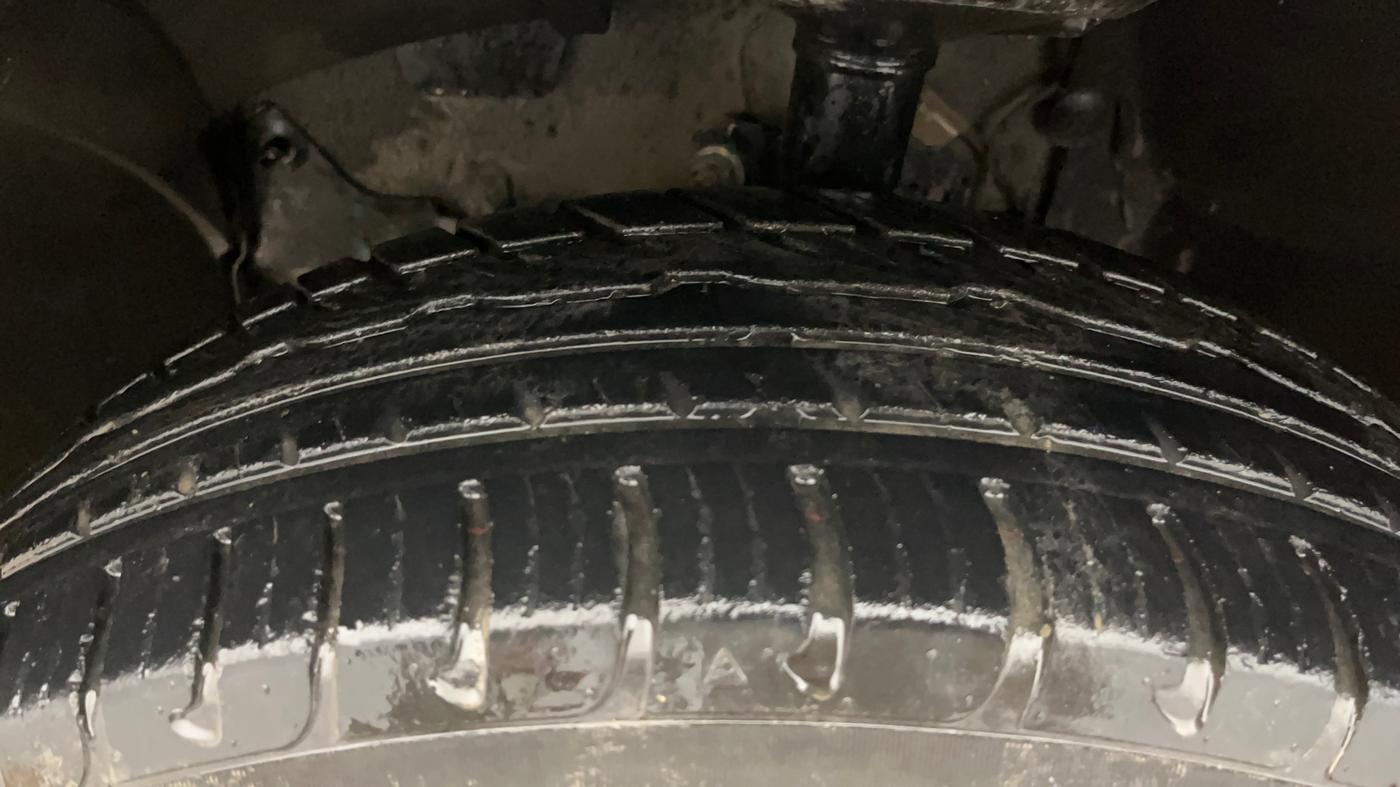 2019 Renault Duster RXS PETROL, Petrol, Manual, 32,006 km, Left Front Tyre Tread