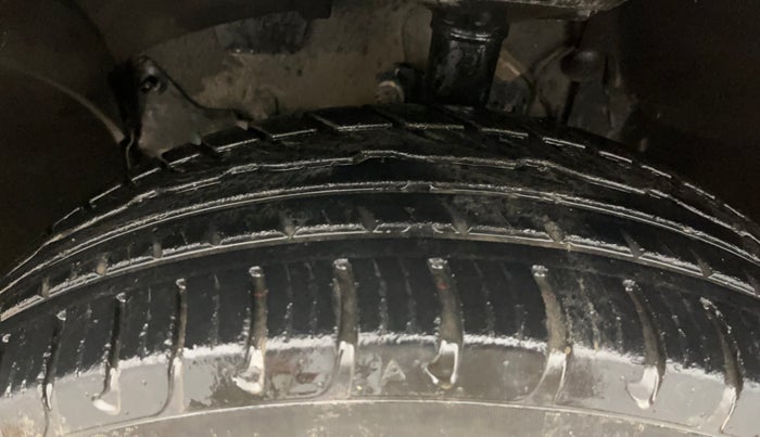 2019 Renault Duster RXS PETROL, Petrol, Manual, 32,006 km, Left Front Tyre Tread