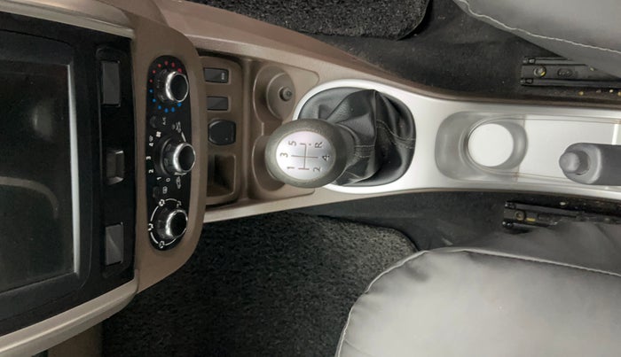 2019 Renault Duster RXS PETROL, Petrol, Manual, 32,006 km, Gear Lever