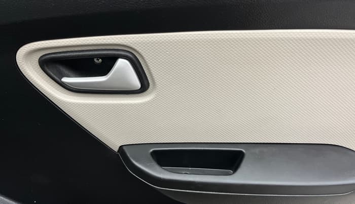2022 Maruti Alto VXI, Petrol, Manual, 41,204 km, Driver Side Door Panels Control