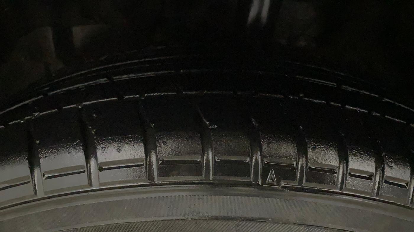 2020 MG HECTOR PLUS SHARP 2.0 DIESEL TURBO MT 6-STR, Diesel, Manual, 71,080 km, Left Front Tyre Tread
