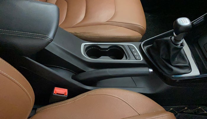 2020 MG HECTOR PLUS SHARP 2.0 DIESEL TURBO MT 6-STR, Diesel, Manual, 71,080 km, Gear Lever