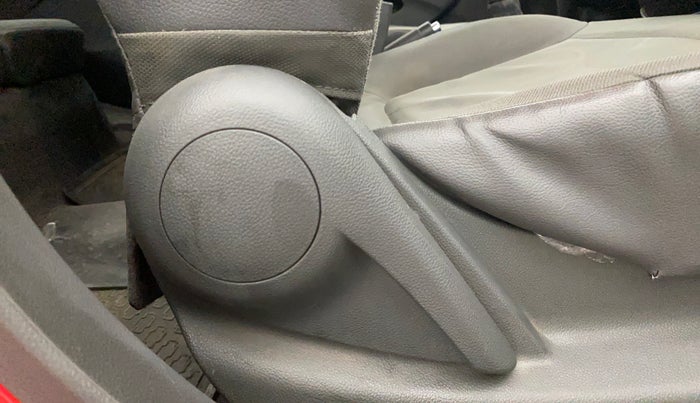 2013 Chevrolet Beat LS PETROL, Petrol, Manual, 60,359 km, Driver Side Adjustment Panel