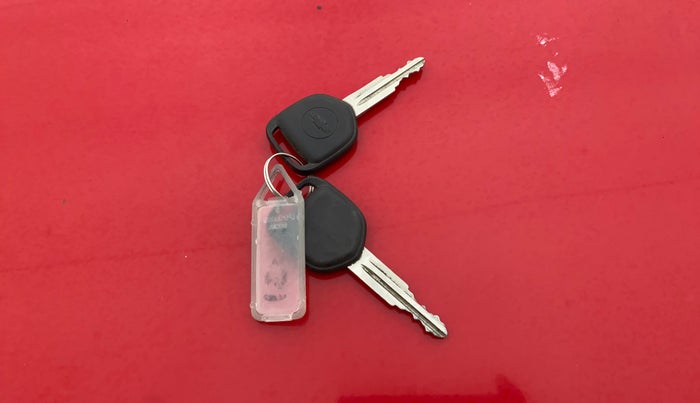 2013 Chevrolet Beat LS PETROL, Petrol, Manual, 60,359 km, Key Close Up