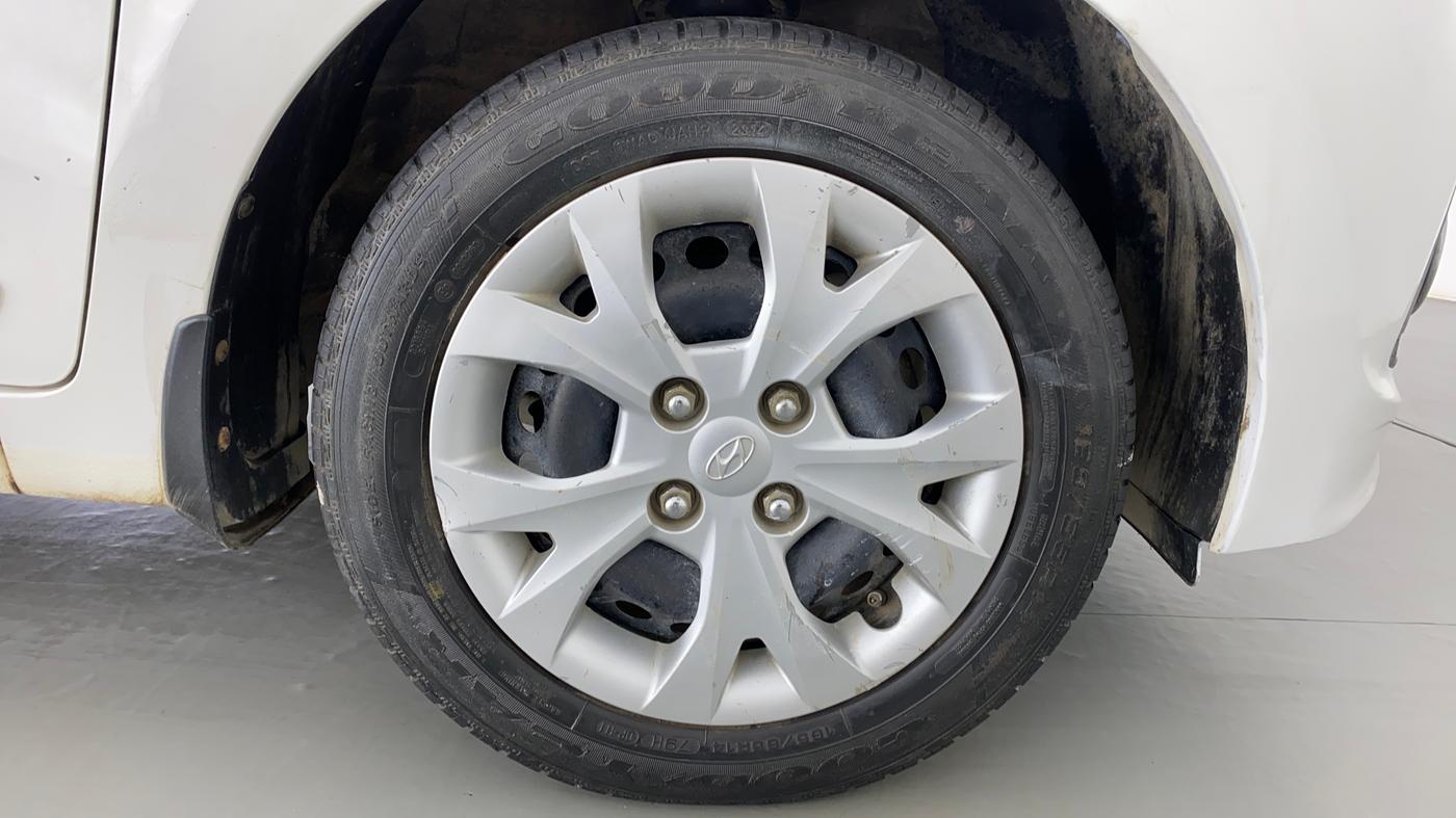 2016 Hyundai Grand i10 MAGNA 1.2 VTVT, Petrol, Manual, 23,914 km, Right Front Wheel