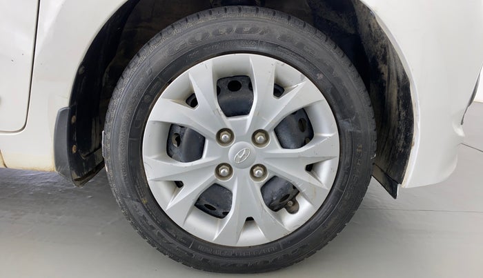 2016 Hyundai Grand i10 MAGNA 1.2 VTVT, Petrol, Manual, 23,914 km, Right Front Wheel