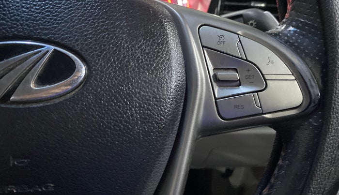 2022 Mahindra XUV300 W8 (O) 1.2 PETROL, Petrol, Manual, 73,373 km, Adaptive Cruise Control