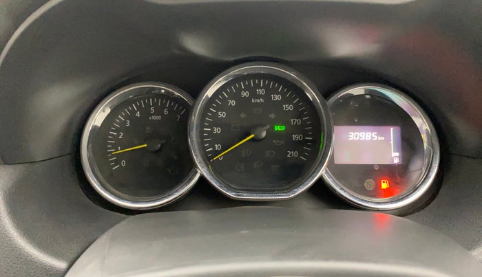 2017 Renault Duster RXL PETROL, Petrol, Manual, 30,983 km, Odometer Image