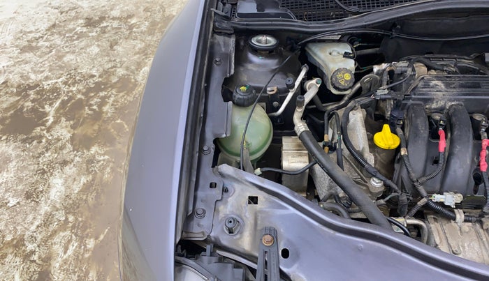 2017 Renault Duster RXL PETROL, Petrol, Manual, 30,983 km, Engine View - Right