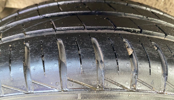 2015 Maruti Celerio VXI, Petrol, Manual, 31,555 km, Right Rear Tyre Tread